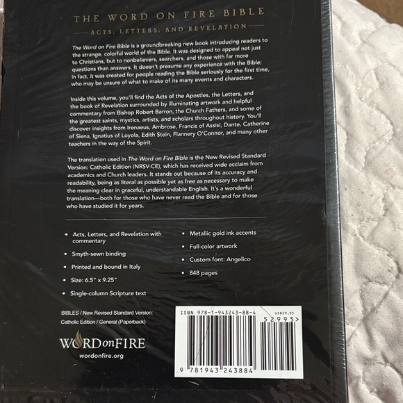 The Word on Fire Bible - Black and Gold - Picture 2 of 4